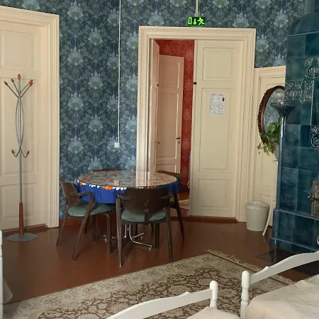 Bed and breakfast Wanhan Apteekin Majatalo 2*